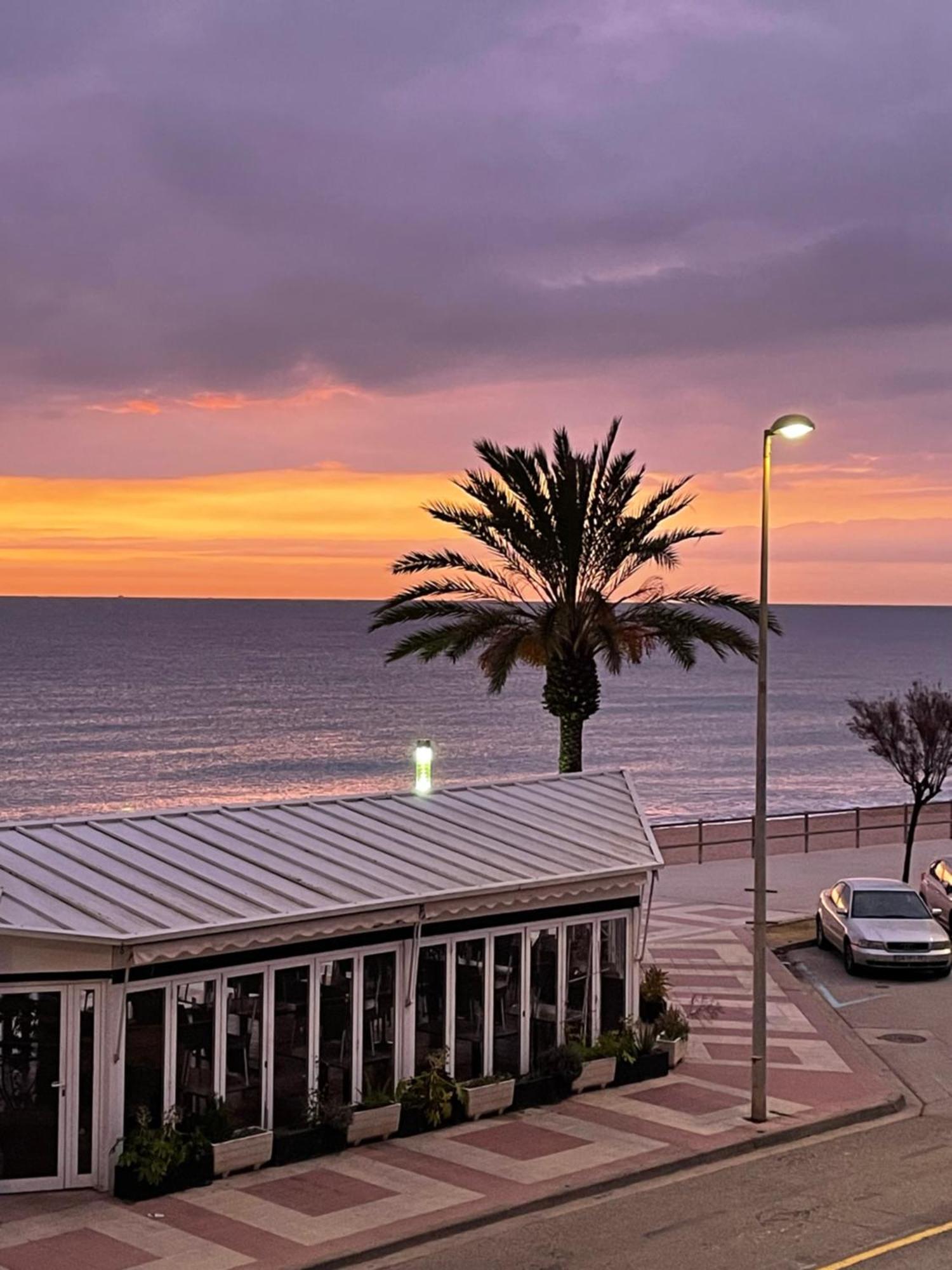 Estudio Con Impresionantes Vistas Al Mar Blanes Exterior foto