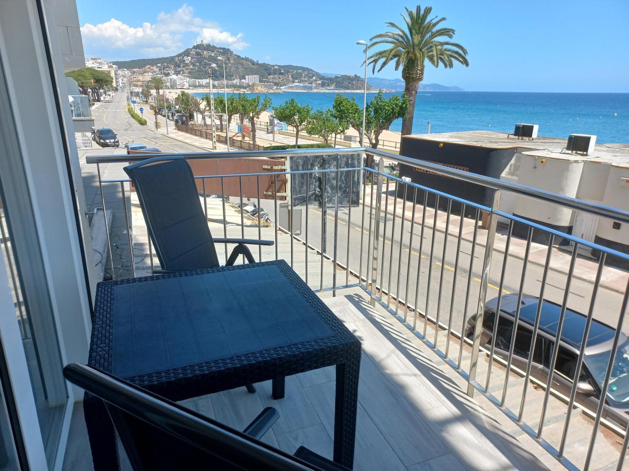 Estudio Con Impresionantes Vistas Al Mar Blanes Exterior foto